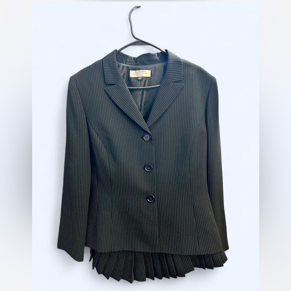 Tahari Arthur S. Levine Black Pinstripe Skirt Suit – Size 16P Petite